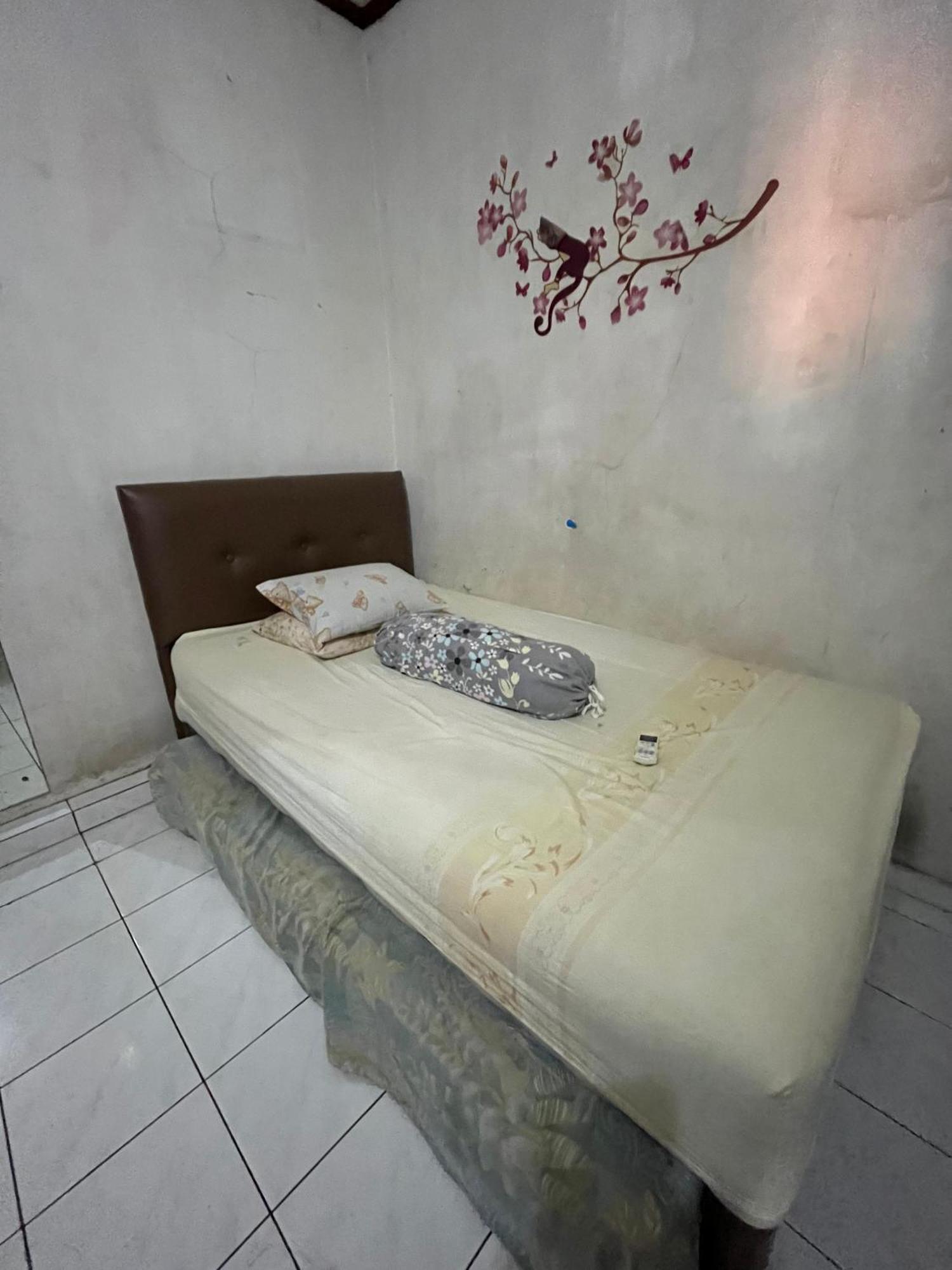 Spot On 94142 Al Fatih Residence Syariah 2 Jacarta Exterior foto