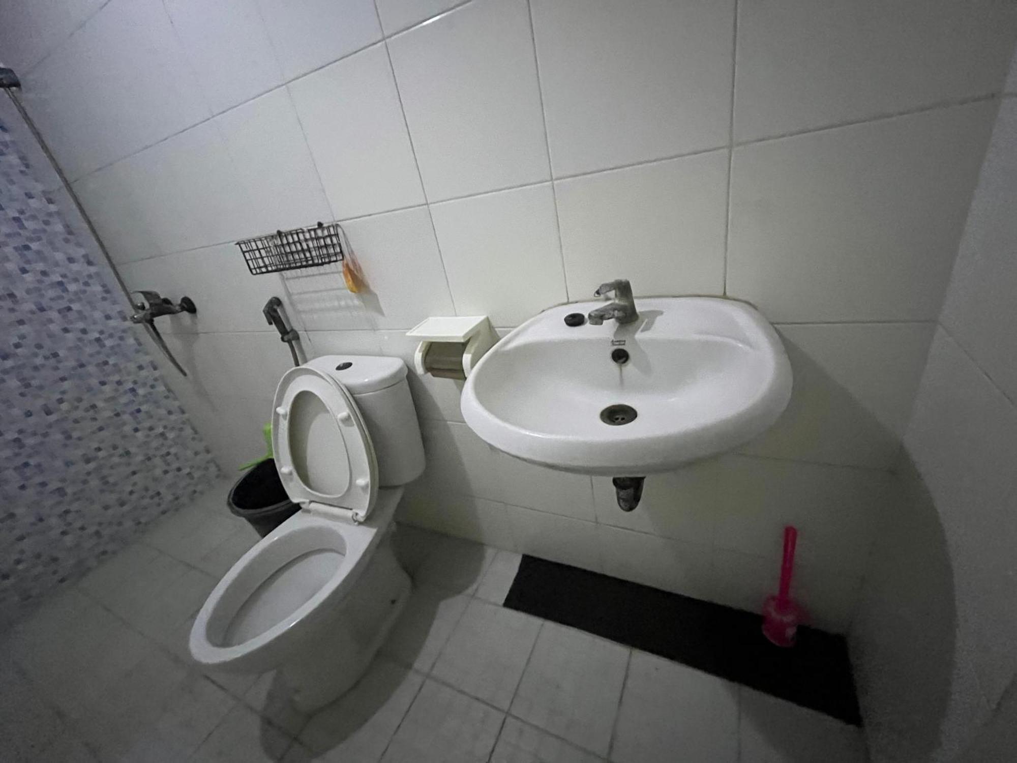 Spot On 94142 Al Fatih Residence Syariah 2 Jacarta Exterior foto